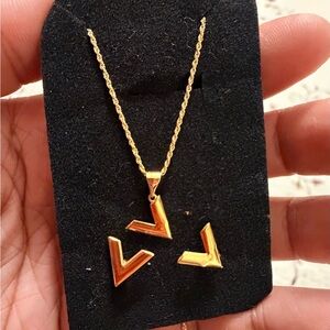 Real 18k Elegant Gold Necklace and Earring Set 18k real not plated..lightweight